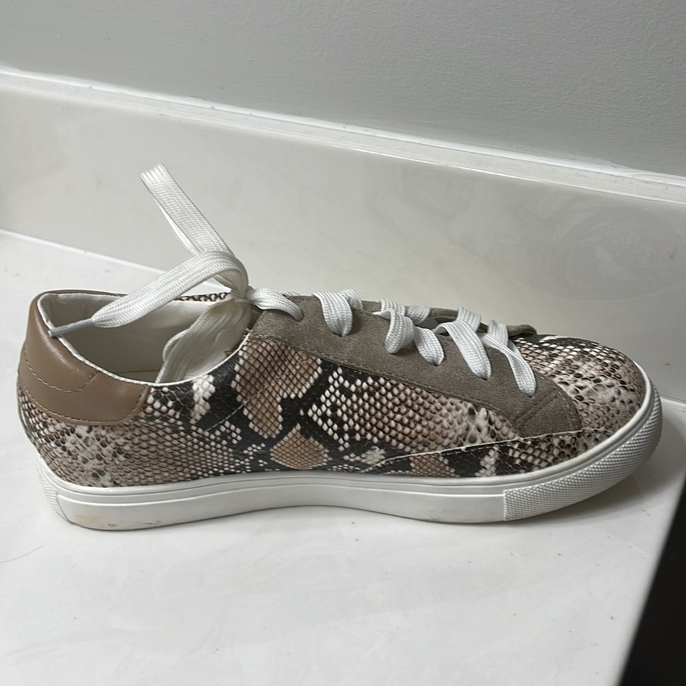 Shoes - Picture 4 of 4